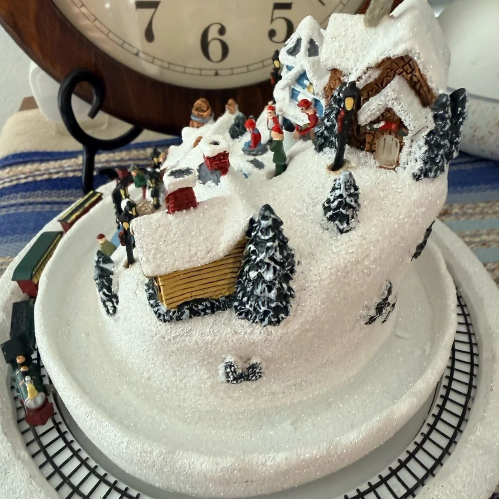 2007 Thomas Kinkade White Crystal Christmas Snowman Moving Train Bradford Exchan